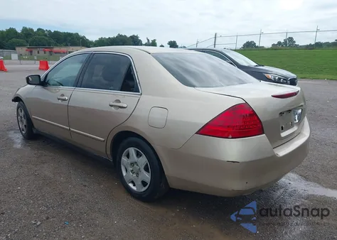 2006 Honda Accord 2.4 Lx z USA, uszkodzony, nr VIN 1HGCM56446A016067